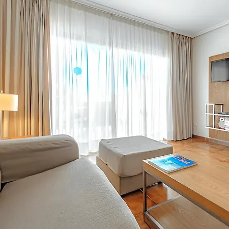 Apto Con Piscina, Terraza Privada & Ac Lägenhetshotell